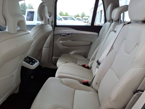 Used 2018 Volvo XC90 T6 Momentum w/ Convenience Package AWD/4WD image 15