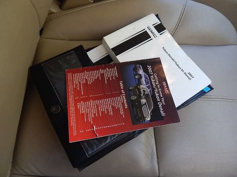 Used 2007 GMC Yukon Denali image 36