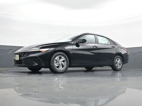 New 2026 Hyundai Elantra SE FWD image 21