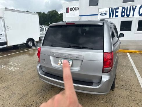Used 2018 Dodge Grand Caravan SE FWD image 15