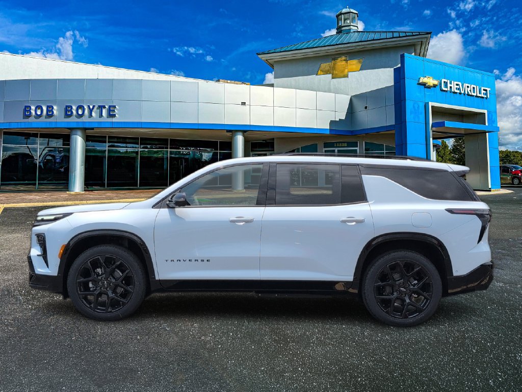 New 2026 Chevrolet Traverse RS w/ LPO, Floor Liner Package FWD image 2