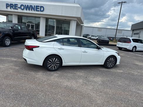 Used 2025 Nissan Altima 2.5 SV FWD image 20