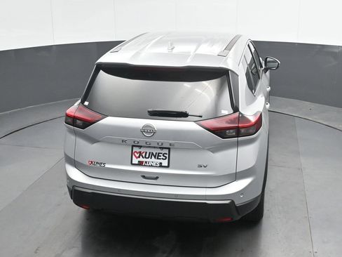 Used 2024 Nissan Rogue SV FWD image 30