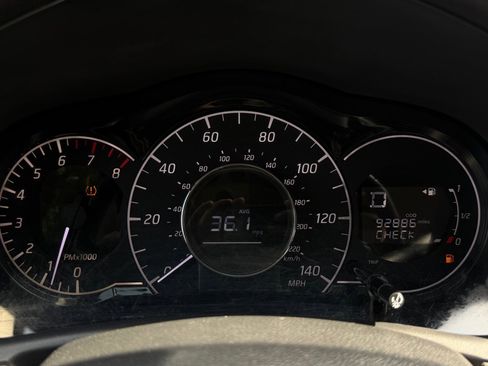 Used 2019 Nissan Versa Note SV FWD image 24