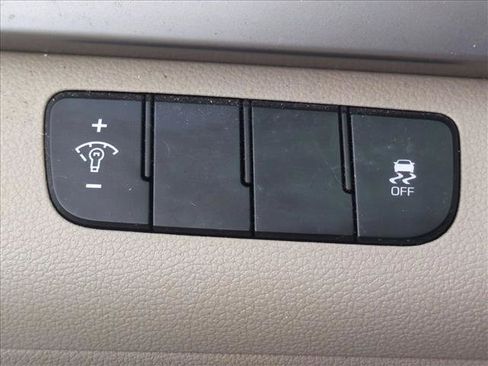 Used 2017 Hyundai Elantra SE image 14