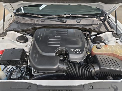 Used 2023 Dodge Charger SXT RWD image 19