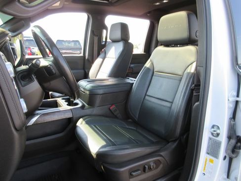 Used 2020 GMC Sierra 3500 Denali w/ Denali Ultimate Package AWD/4WD image 24