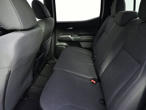 Used 2017 Toyota Tacoma TRD Sport w/ Tow Package (A/T) AWD/4WD image 21