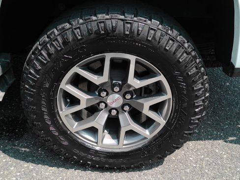 Certified 2022 GMC Canyon AT4 w/ Trailering Package AWD/4WD image 31