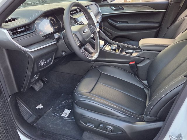 New 2027 Jeep Grand Cherokee Limited AWD/4WD image 14