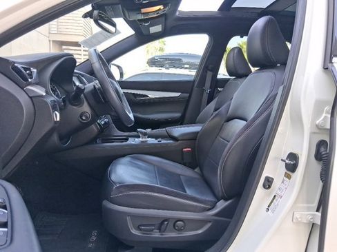 Used 2019 INFINITI QX50 Essential w/ Sensory Package image 14