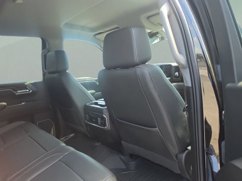 Used 2023 GMC Sierra 1500 SLT w/ SLT Premium Package AWD/4WD image 31