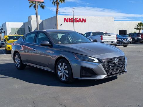 Used 2023 Nissan Altima 2.5 S FWD image 6