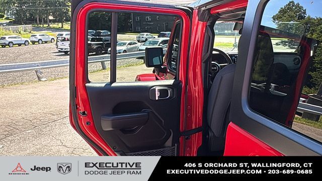 Used 2024 Jeep Wrangler Unlimited w/ Convenience Group AWD/4WD image 19