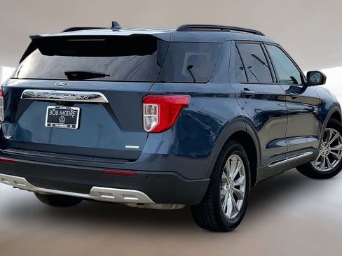 Used 2020 Ford Explorer XLT w/ Equipment Group 202A image 2