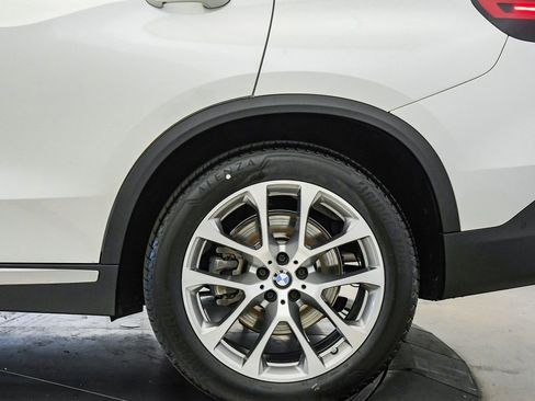 Certified 2024 BMW X5 xDrive40i w/ Parking Assistance Package AWD/4WD image 11