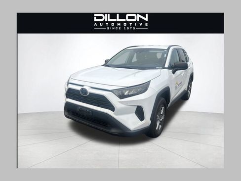 Used 2022 Toyota RAV4 LE AWD/4WD image 1