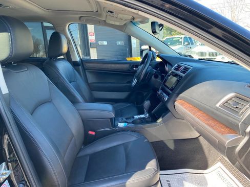 Used 2016 Subaru Outback 3.6R Limited image 32