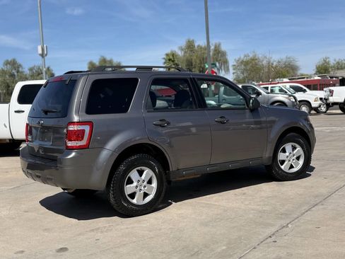 Used 2010 Ford Escape XLT image 5