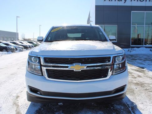 Used 2019 Chevrolet Suburban LT image 2