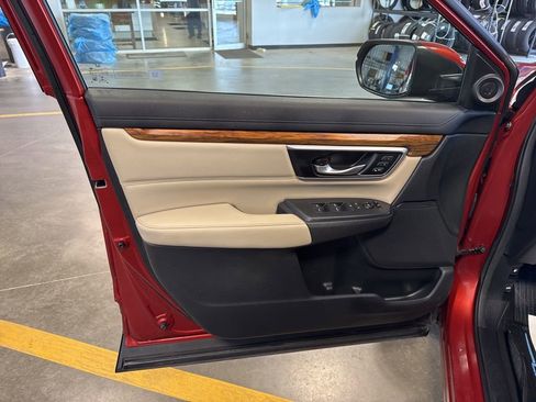 Used 2018 Honda CR-V Touring image 24