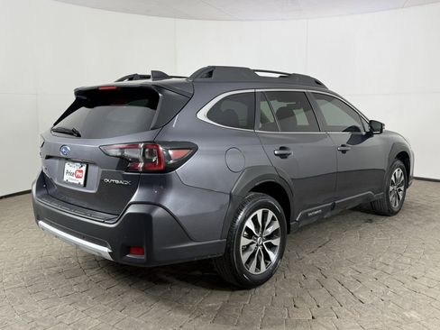 Used 2025 Subaru Outback Limited AWD/4WD image 7