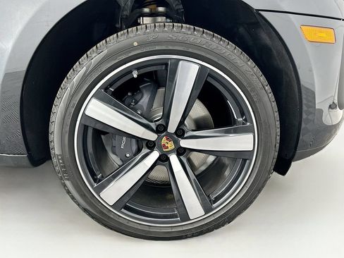 Used 2026 Porsche Macan AWD/4WD image 33