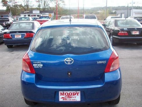 Used 2008 Toyota Yaris 2-Door Hatchback image 6