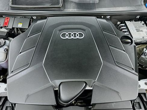 Used 2024 Audi Q8 Prestige w/ Prestige Package image 30