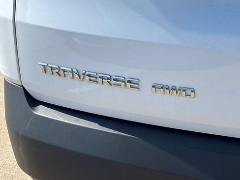 Used 2023 Chevrolet Traverse LT AWD/4WD image 9