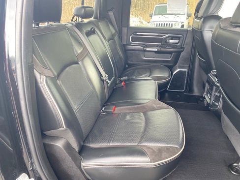 Used 2019 RAM 2500 Laramie w/ Black Appearance Package image 25
