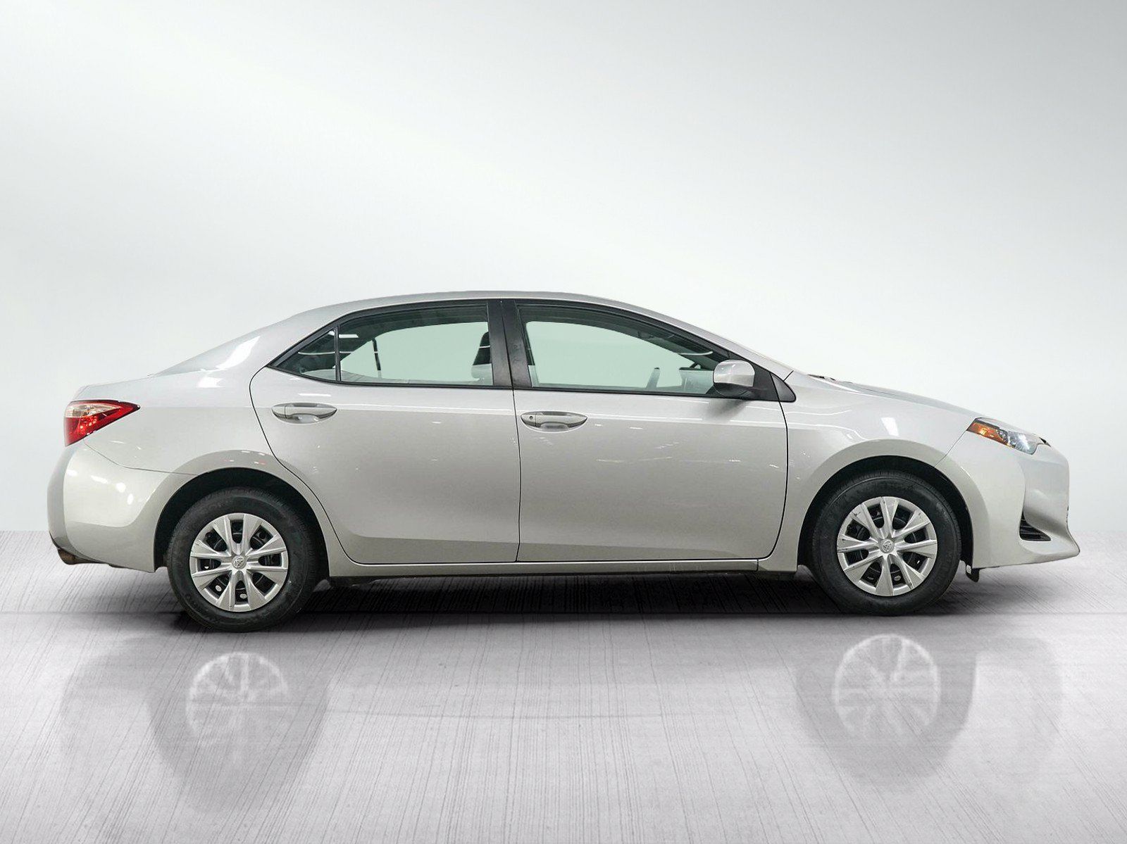 Used 2017 Toyota Corolla L FWD image 6