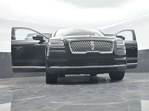 Used 2022 Lincoln Nautilus Reserve w/ Equipment Group 201A image 71