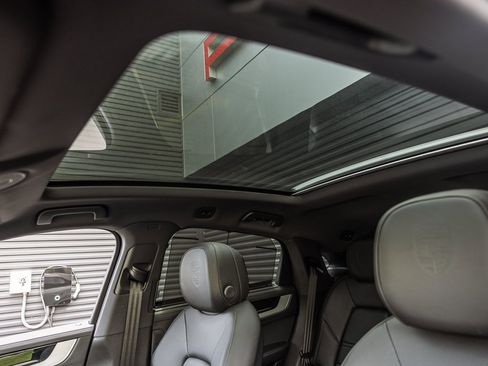 Used 2025 Porsche Cayenne Coupe image 16