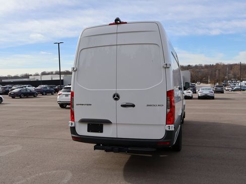 Used 2024 Mercedes-Benz Sprinter 3500 image 12
