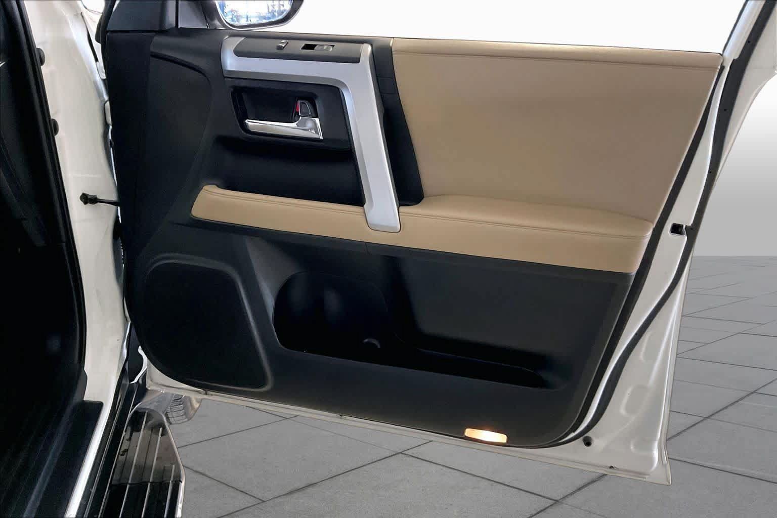 Used 2020 Toyota 4Runner SR5 Premium RWD image 20
