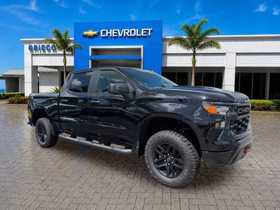 New 2026 Chevrolet Silverado 1500 Custom Trail Boss w/ LPO, Dark Essentials Package