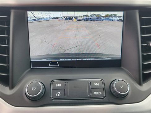 Used 2023 GMC Acadia SLE w/ Driver Convenience Package image 17