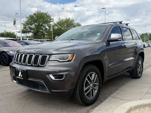 Used 2017 Jeep Grand Cherokee Limited w/ Luxury Group II AWD/4WD image 4