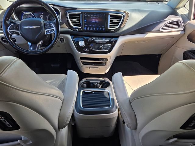 Used 2017 Chrysler Pacifica Touring-L Plus w/ Advanced Safetytec Group FWD image 8