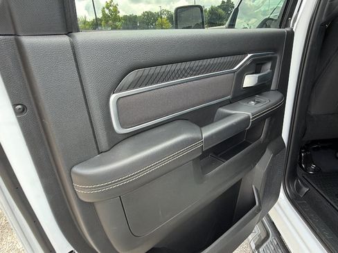 Used 2025 RAM 2500 Big Horn AWD/4WD image 22