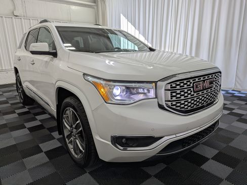 Used 2017 GMC Acadia Denali w/ Technology Package AWD/4WD image 4
