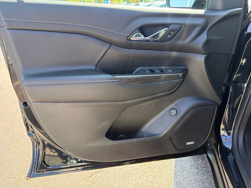 Certified 2021 GMC Acadia SLT w/ Elevation Edition FWD image 12