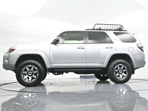 Used 2019 Toyota 4Runner TRD Off-Road Premium AWD/4WD image 54