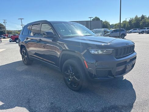 Used 2023 Jeep Grand Cherokee L Laredo AWD/4WD image 11