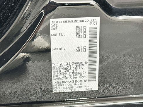 Used 2025 Nissan Altima 2.5 SV FWD image 12