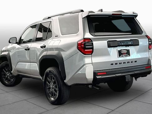 Used 2025 Toyota 4Runner SR5 RWD image 11
