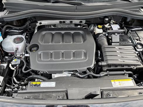 Used 2025 Volkswagen Tiguan SE R-Line AWD/4WD image 25
