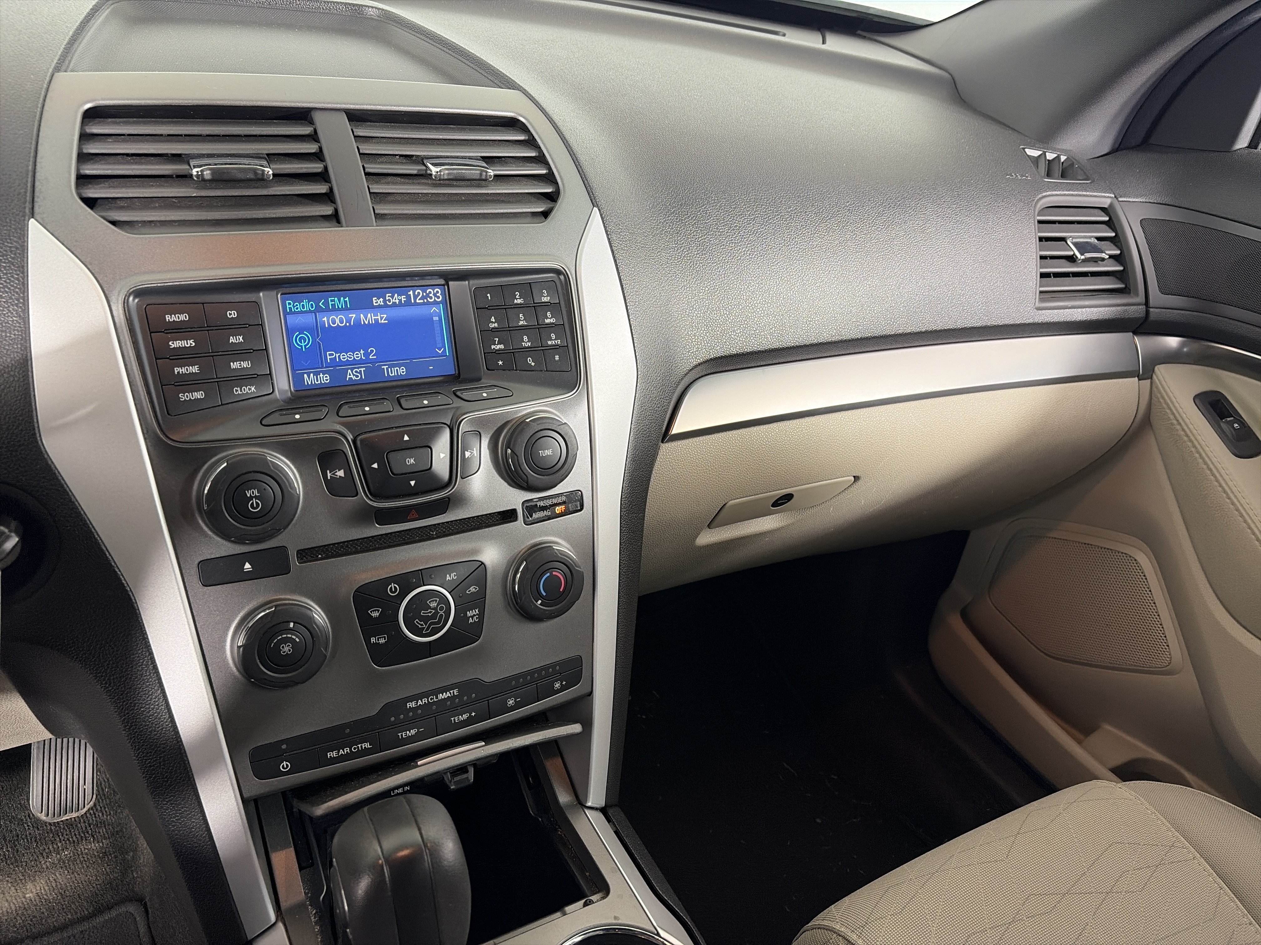 Used 2013 Ford Explorer FWD image 4
