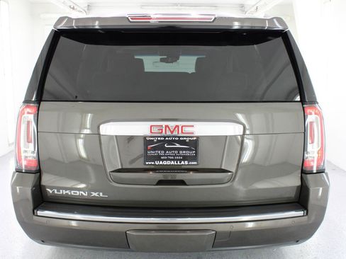 Used 2019 GMC Yukon XL Denali w/ Denali Ultimate Package AWD/4WD image 8